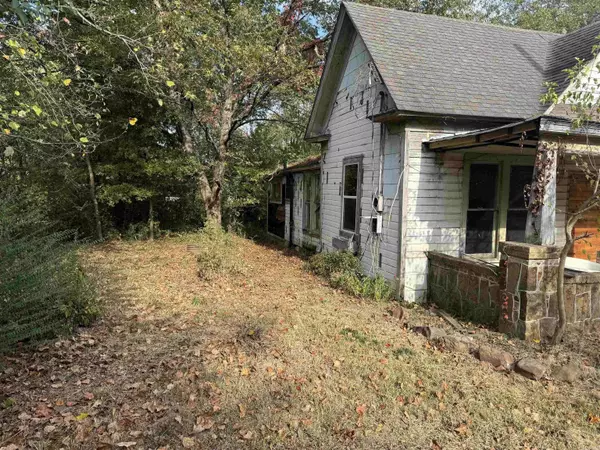 710 11th Street, Mena, AR 71953