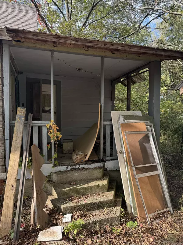 710 11th Street, Mena, AR 71953