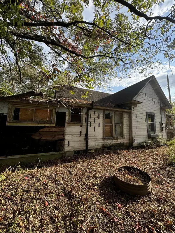 710 11th Street, Mena, AR 71953