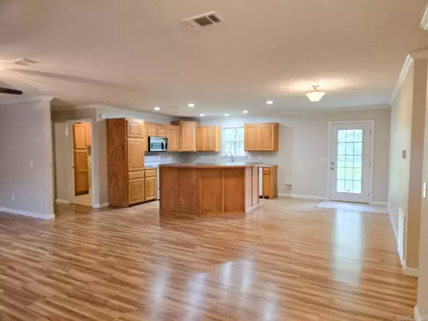 1103 Magnolia Ave, Mena, AR 71953