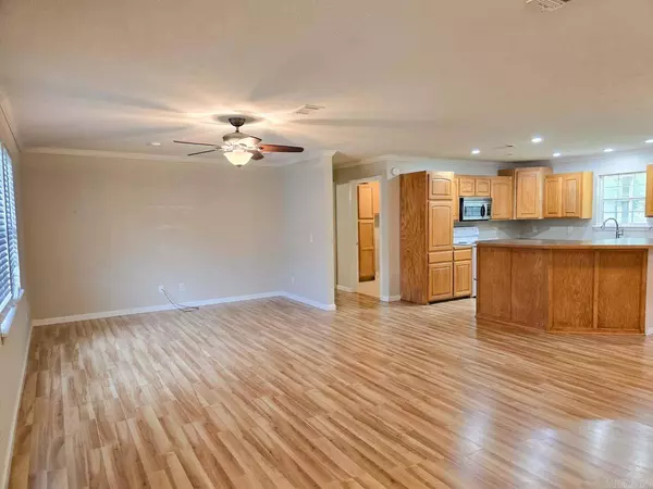 1103 Magnolia Ave, Mena, AR 71953