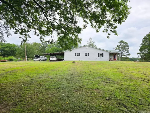 3595 Polk Road 54, Mena, AR 71953
