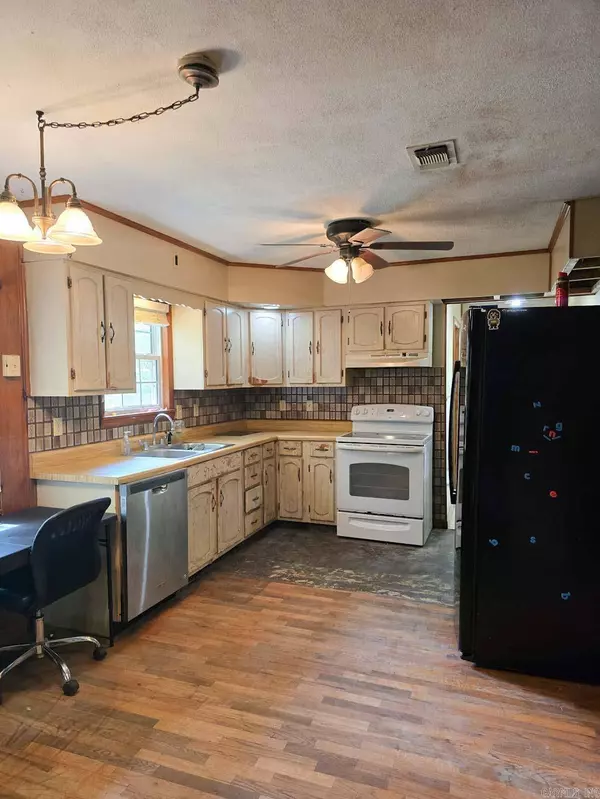 130 Polk Road 30, Hatfield, AR 71945