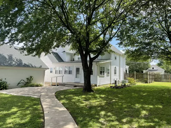 310 Tenth Street, Mena, AR 71953