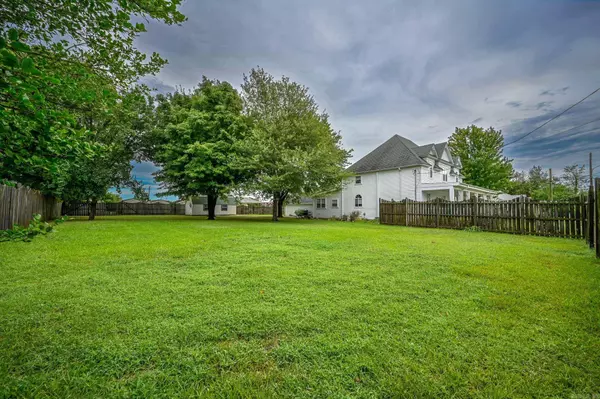 310 Tenth Street, Mena, AR 71953