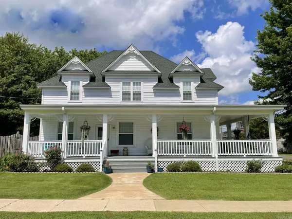 310 Tenth Street, Mena, AR 71953