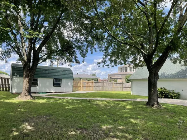 310 Tenth Street, Mena, AR 71953