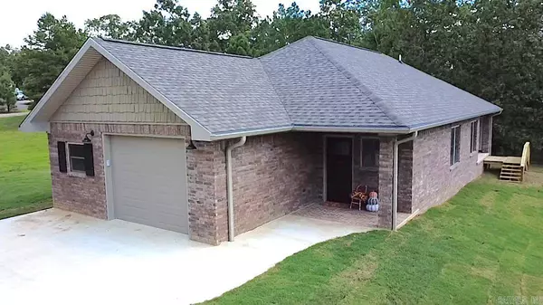 104 Red Oak Drive, Mena, AR 71953