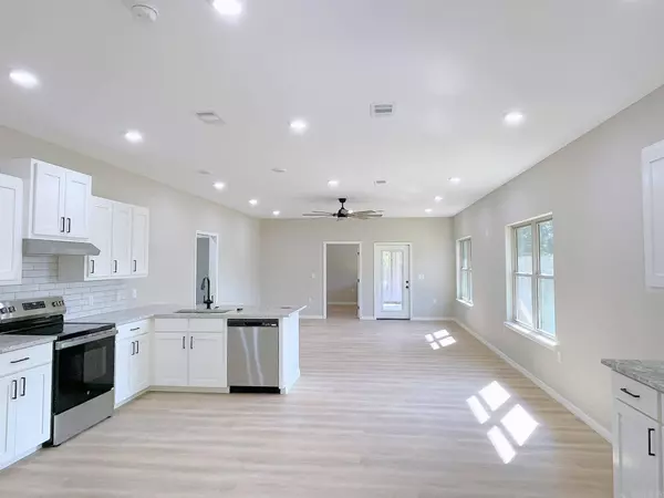 104 Red Oak Drive, Mena, AR 71953