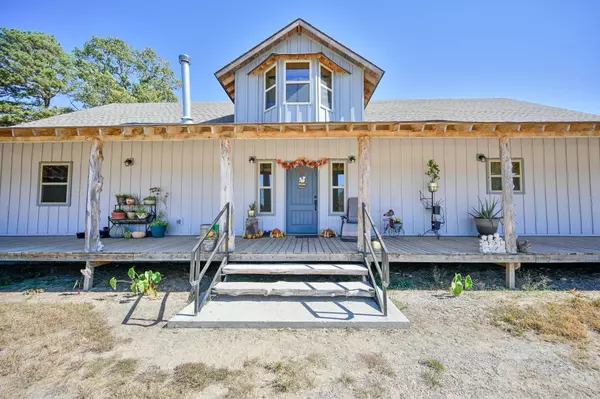 6083 Highway 71 S, Cove, AR 71937