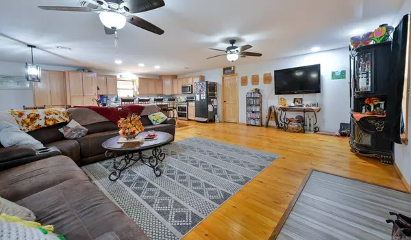 6083 Highway 71 S, Cove, AR 71937