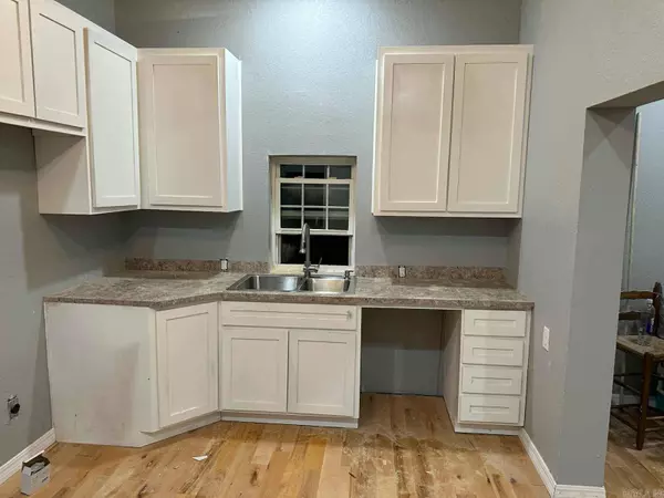 709 Ninth Street, Mena, AR 71953