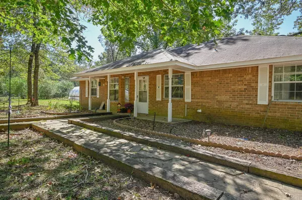 123 Folsom Lane, Mena, AR 71953