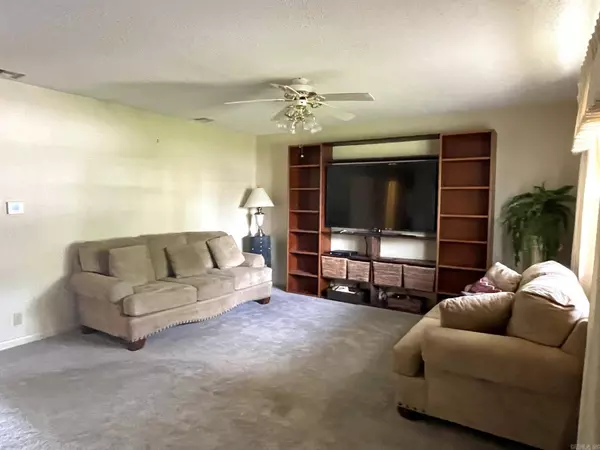 1805 Oaklawn Drive, Mena, AR 71953