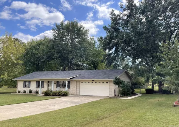 1805 Oaklawn Drive, Mena, AR 71953