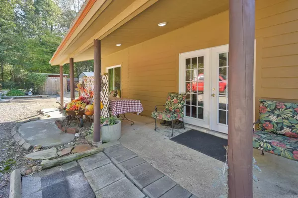 446 Polk Rd 32, Cove, AR 71937-0000