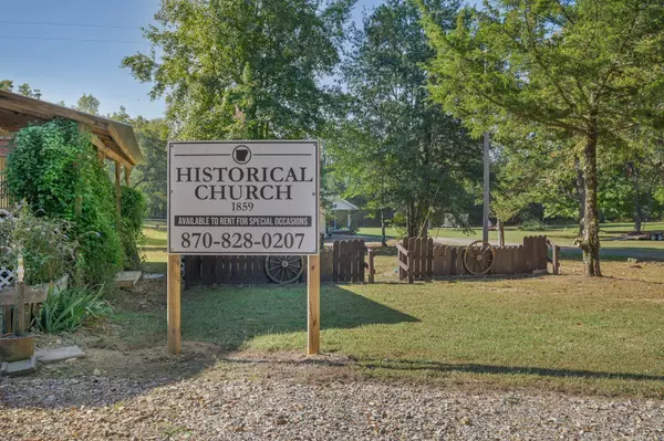 446 Polk Rd 32, Cove, AR 71937-0000