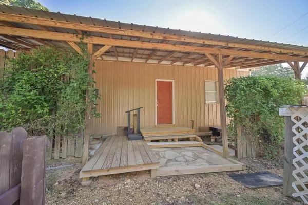 446 Polk Rd 32, Cove, AR 71937-0000