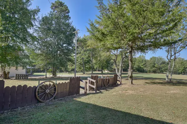 446 Polk Rd 32, Cove, AR 71937-0000