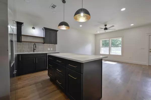 918 Reine Street, Mena, AR 71953