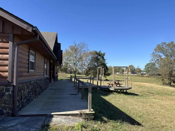 116 Hendricks Lane, Cove, AR 71937