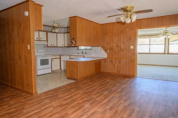 2915 Hwy 88 E, Mena, AR 71953