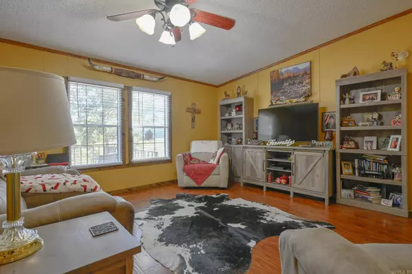 108 S Tilley Road, Hatfield, AR 71945