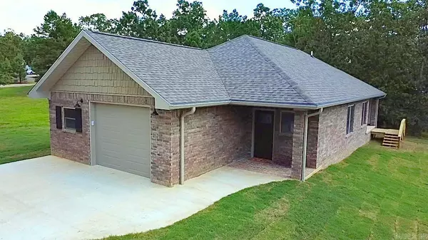 104 Red Oak Drive, Mena, AR 71953