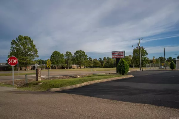 701 S Morrow Street, Mena, AR 71953