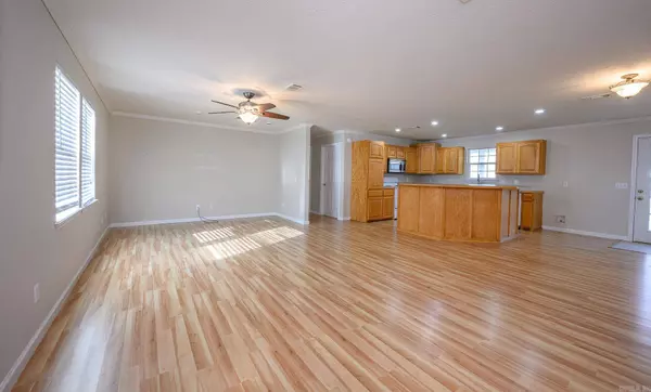 1103 Magnolia Ave, Mena, AR 71953