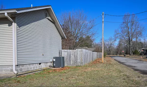 1103 Magnolia Ave, Mena, AR 71953