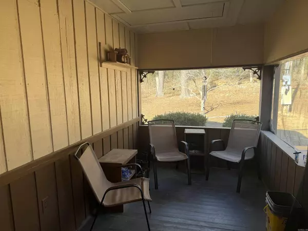 516 Polk Road 40, Hatfield, AR 71945