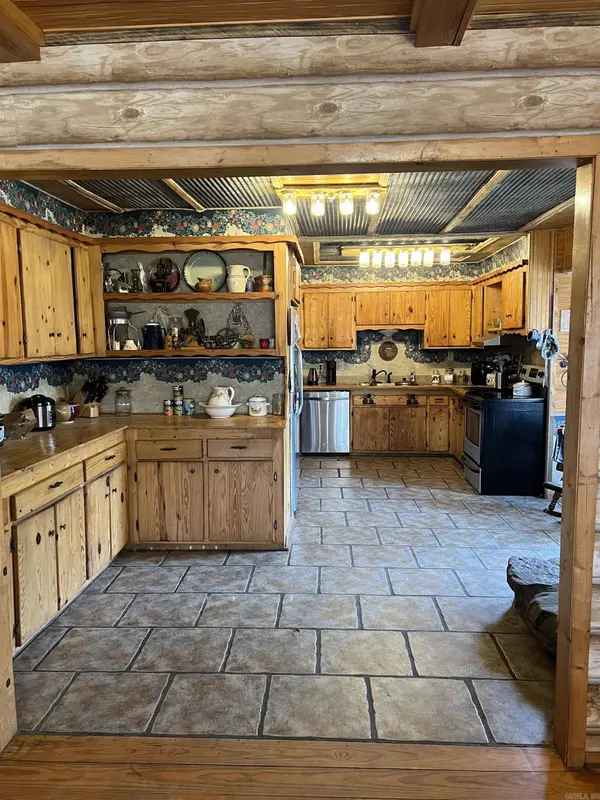 305 Polk Road 76 W, Mena, AR 71953