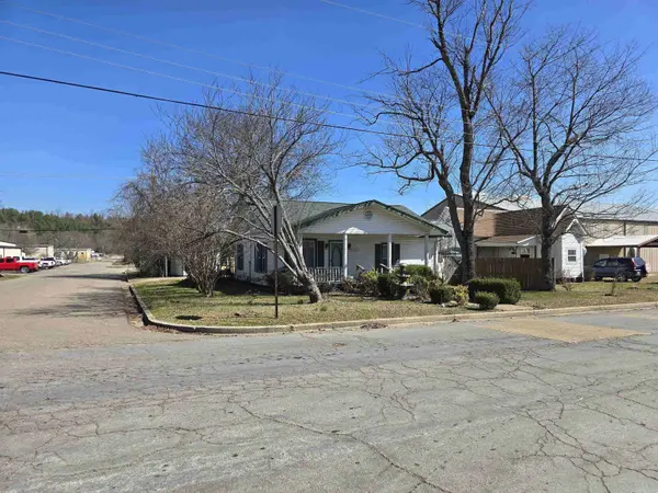 600 Fourth St, Mena, AR 71953
