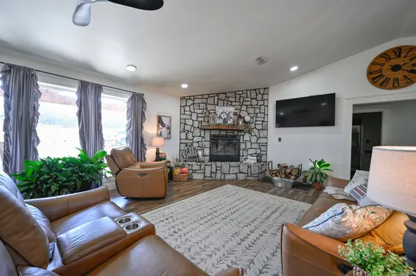 180 Polk Road 17, Cove, AR 71937