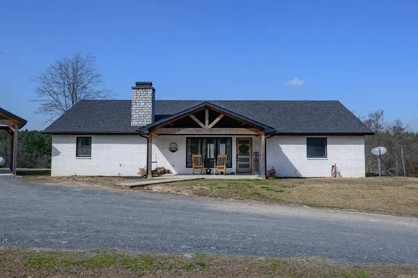 180 Polk Road 17, Cove, AR 71937
