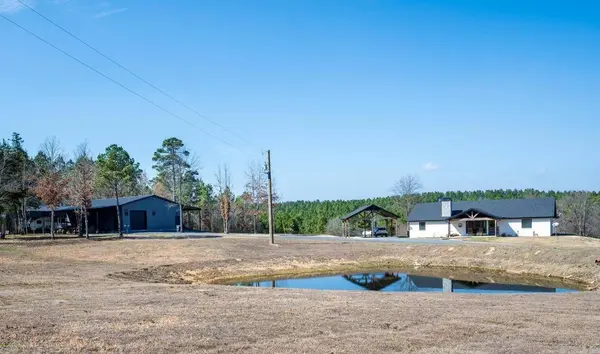 180 Polk Road 17, Cove, AR 71937