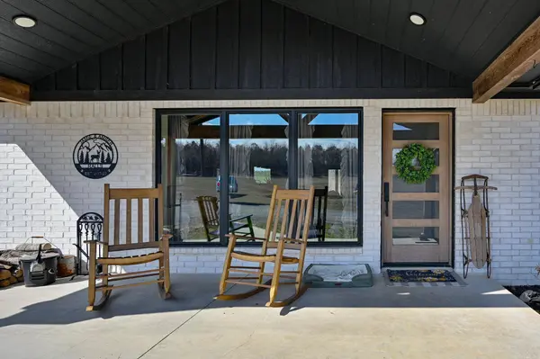 180 Polk Road 17, Cove, AR 71937