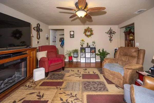 4166 8 West Highway, Mena, AR 71953-0000