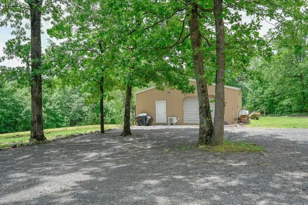 136 Shady Oaks Lane, Mena, AR 71953