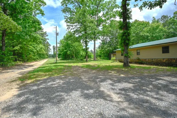 136 Shady Oaks Lane, Mena, AR 71953