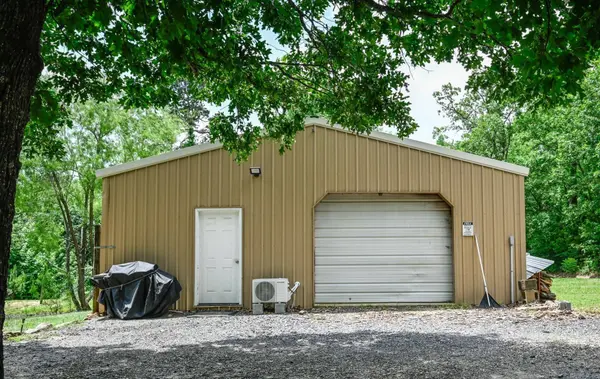 136 Shady Oaks Lane, Mena, AR 71953