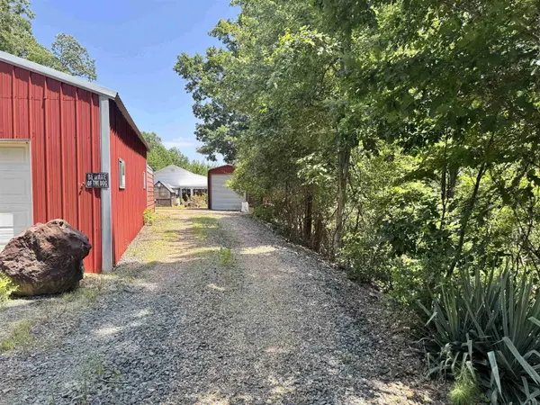 219 Shanendoah Lane, Mena, AR 71953