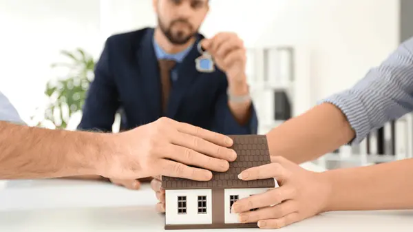 Selling a Home During Divorce: Three Principles That Matter,Beth Steinke