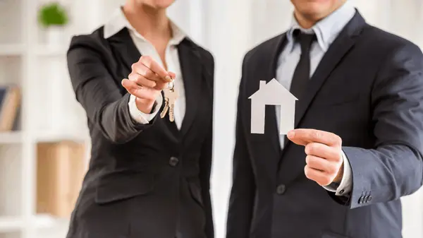 What You Should Know Before Becoming a Realtor,Beth Steinke