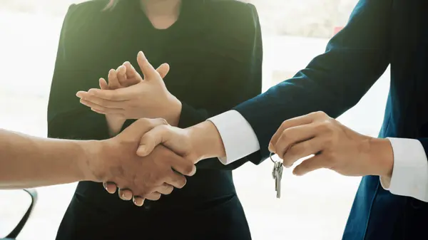 Things Realtors Secretly Dislike About the Market, Buyers, and Sellers