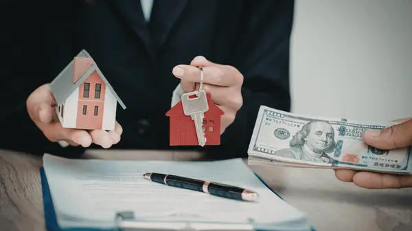 Is Real Estate Investing Right for You?,Beth Steinke