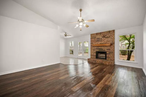 7537 Down Hill Drive, Fort Worth, TX 76120