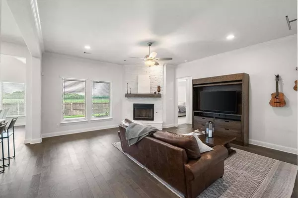 1703 Furrow Lane, Mansfield, TX 76063