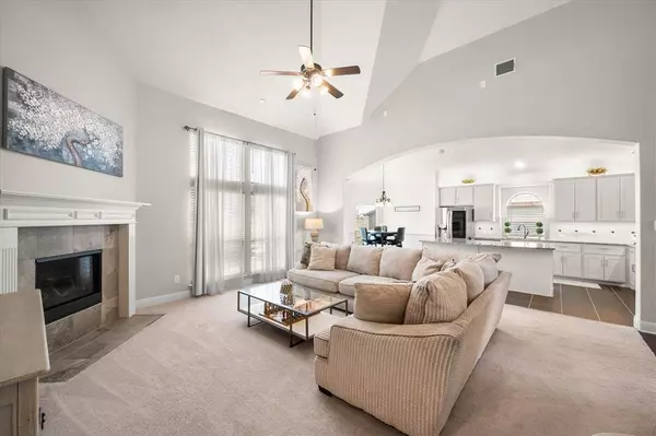 2604 Grand Colonial Street, Grand Prairie, TX 75054